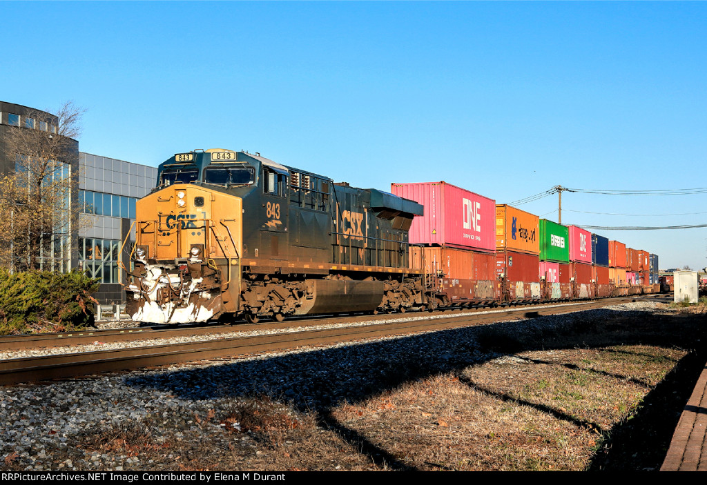 CSX 843 on I-162